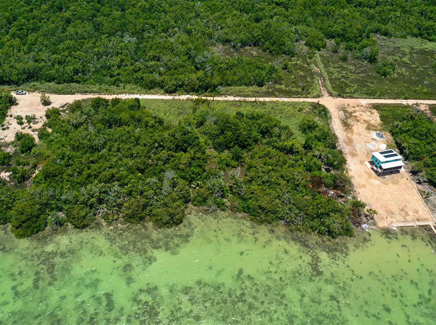 Seafront Lots near Blackbeard – Private island in Central America